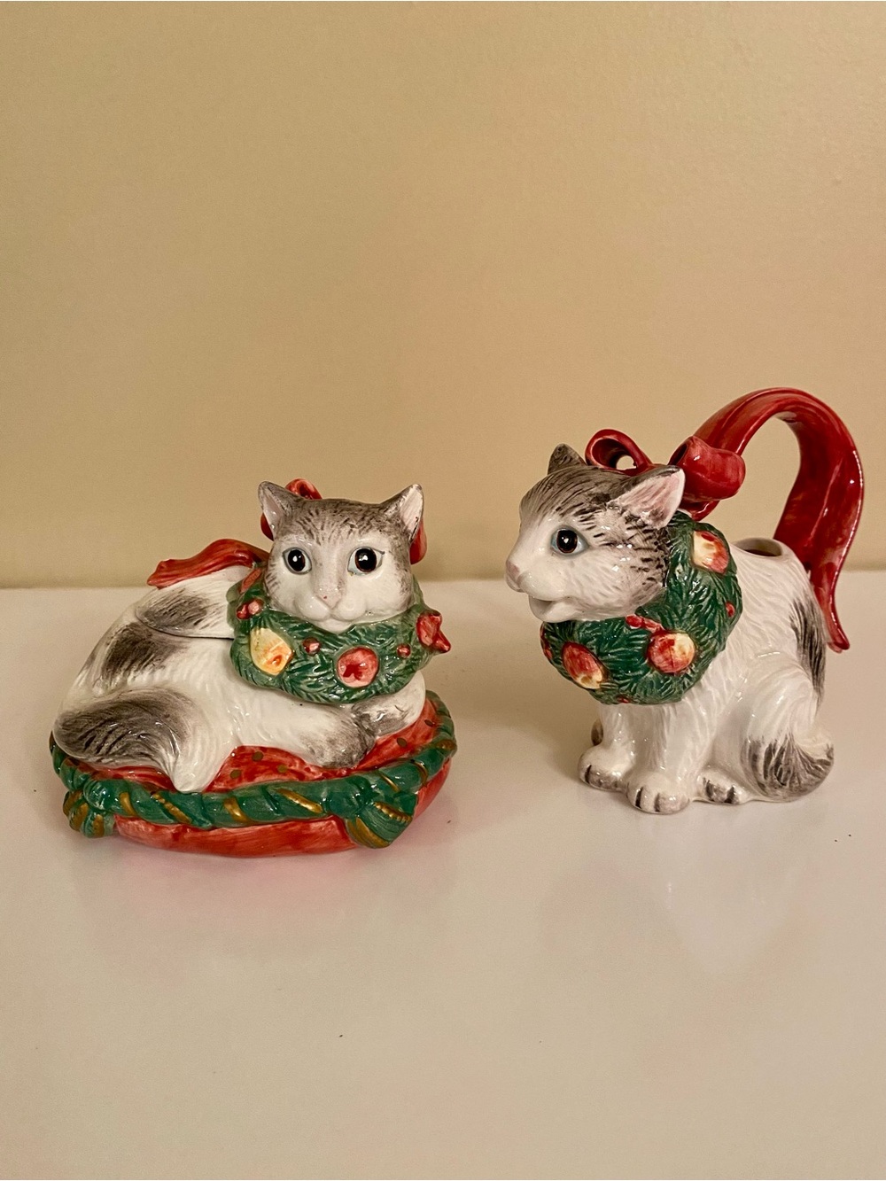 Vintage Fitz and Floyd Holiday Cat Creamer and Sugar Bowl set